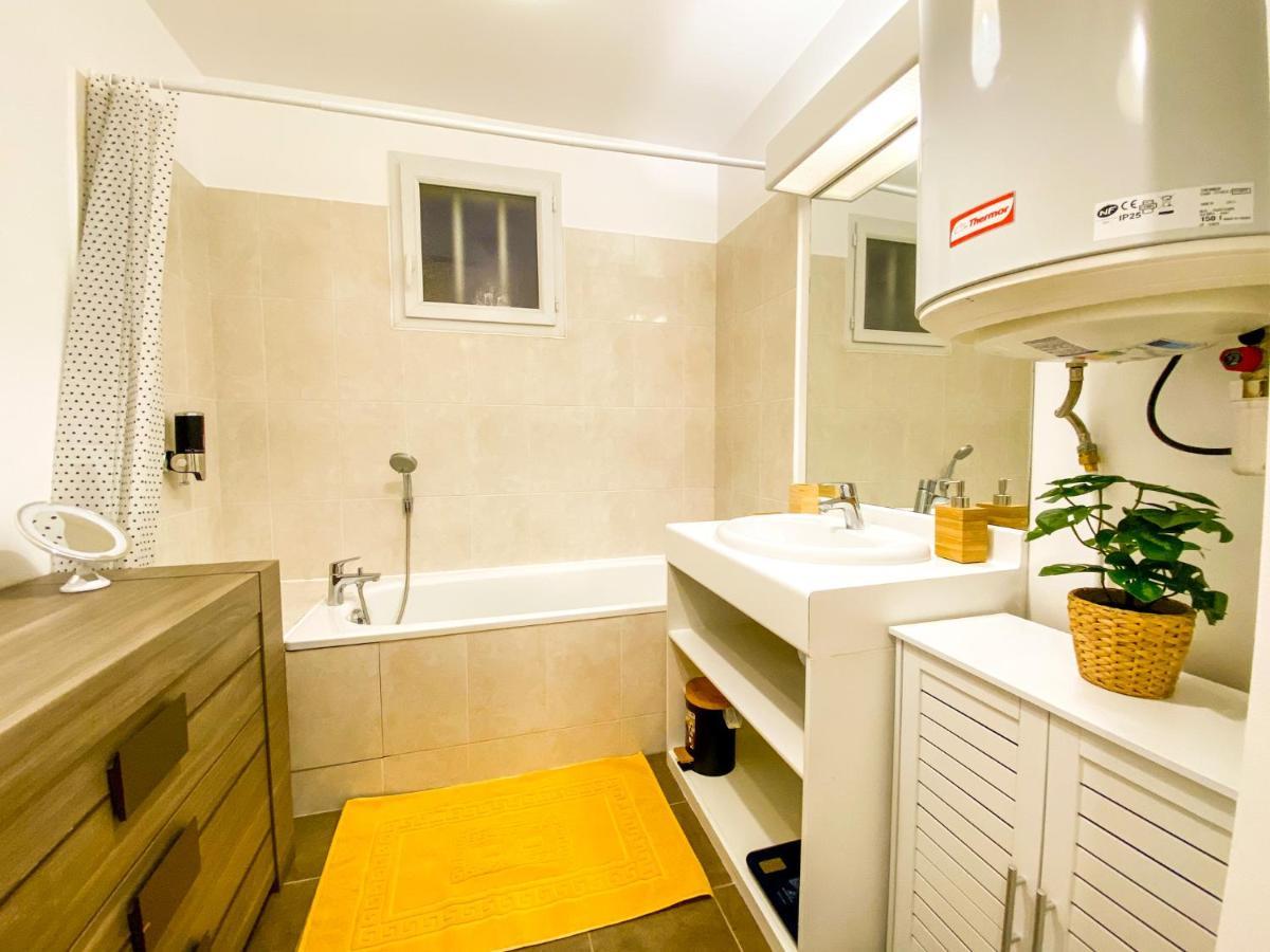 Апартаменты The Golden House * Parking * Garden Корбей-Эссон Экстерьер фото